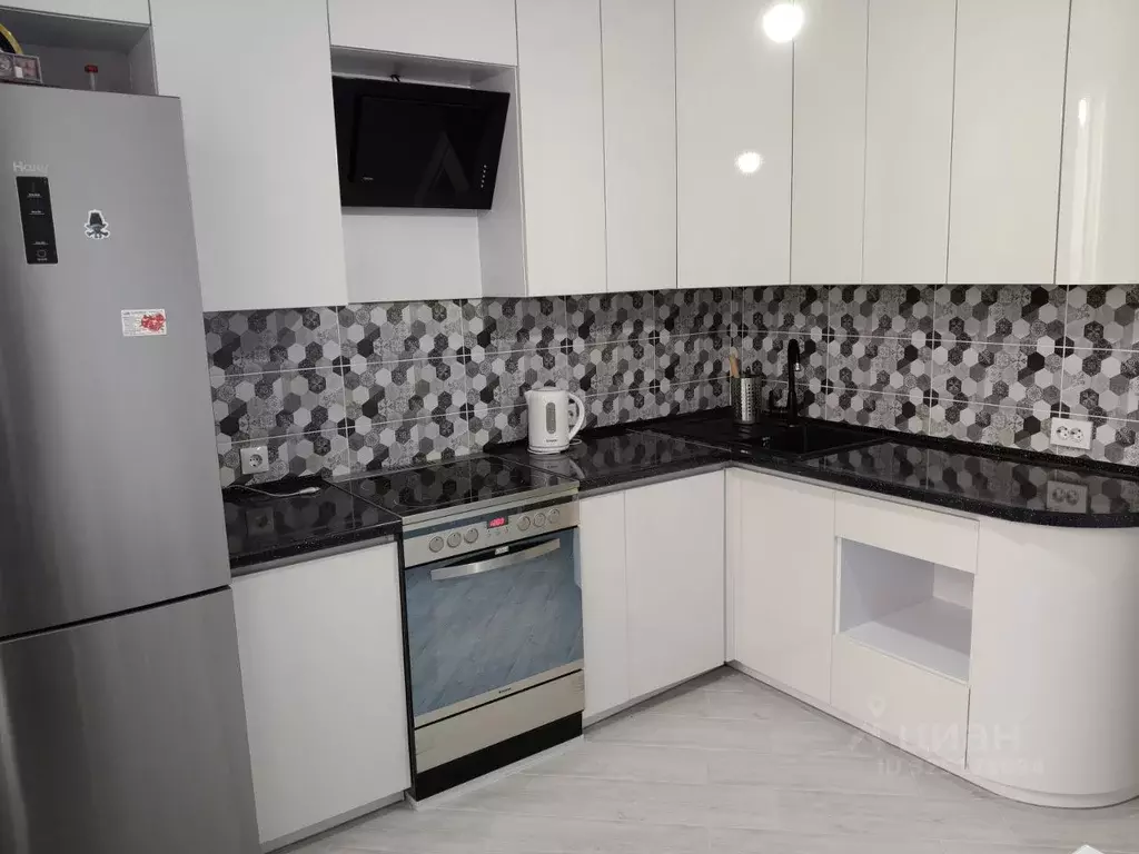 2-к кв. Омская область, Омск ул. Б.Г. Шаронова, 21 (63.2 м) - Фото 1