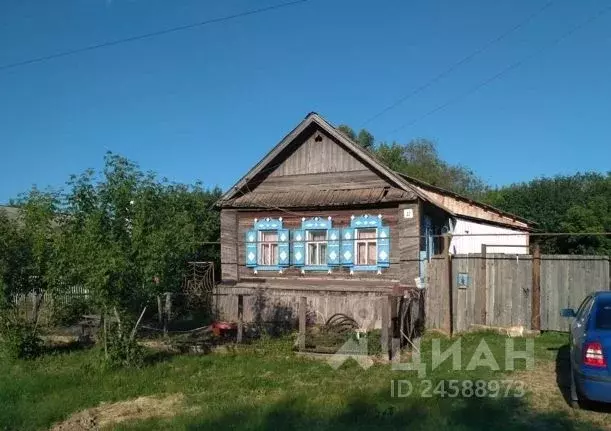 Дом в Саратовская область, Краснопартизанский район, с. Толстовка . - Фото 0