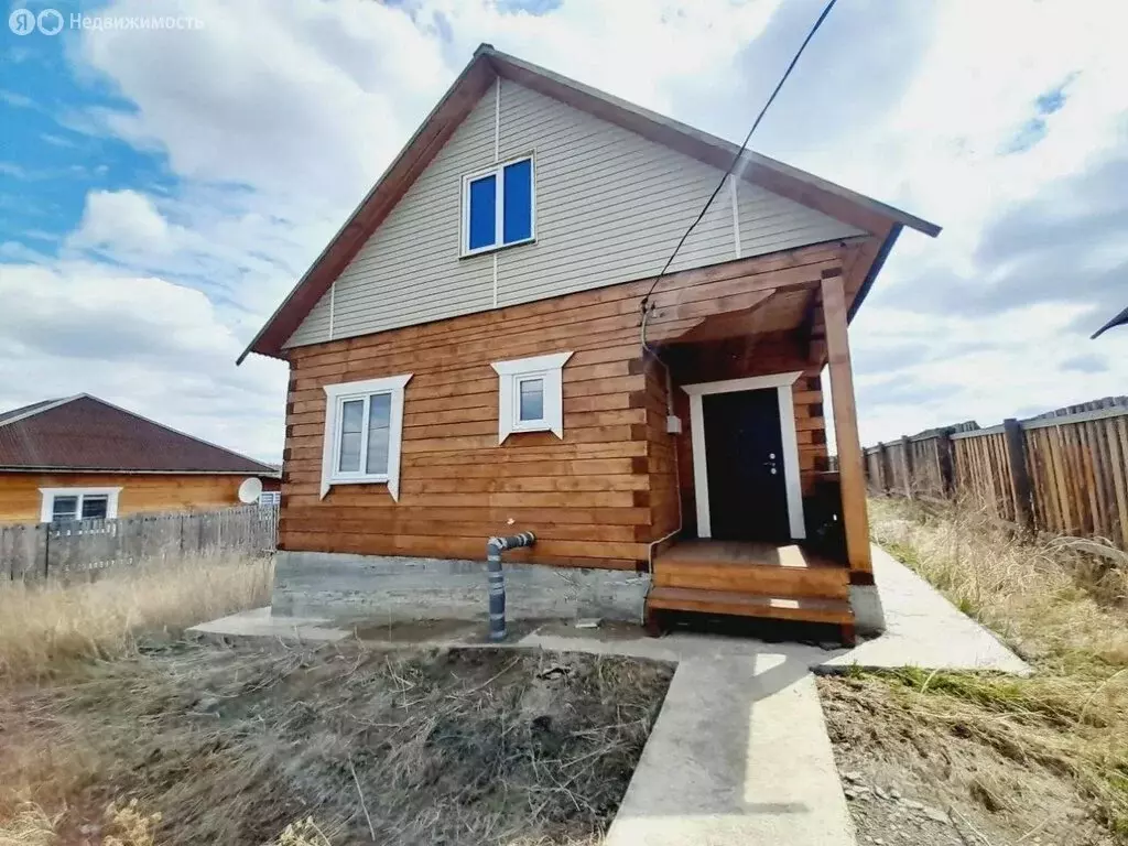 Дом в село Урик, Вишнёвая улица (110 м) - Фото 1