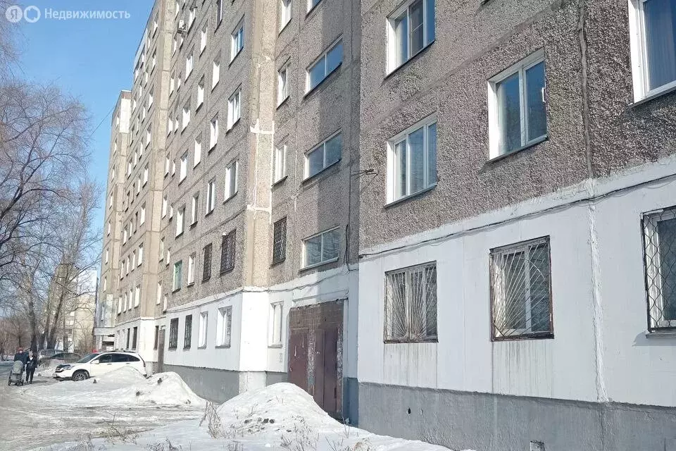 1-комнатная квартира: Бийск, улица Владимира Короленко, 43 (37 м) - Фото 0