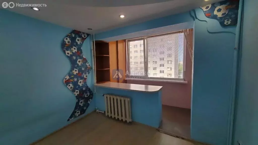 2-комнатная квартира: Тюмень, улица Бабарынка, 20А (30 м) - Фото 1