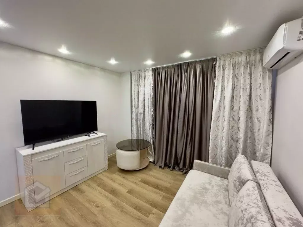 2-к кв. Крым, Евпатория просп. Победы, 87Бк2 (58.0 м) - Фото 1