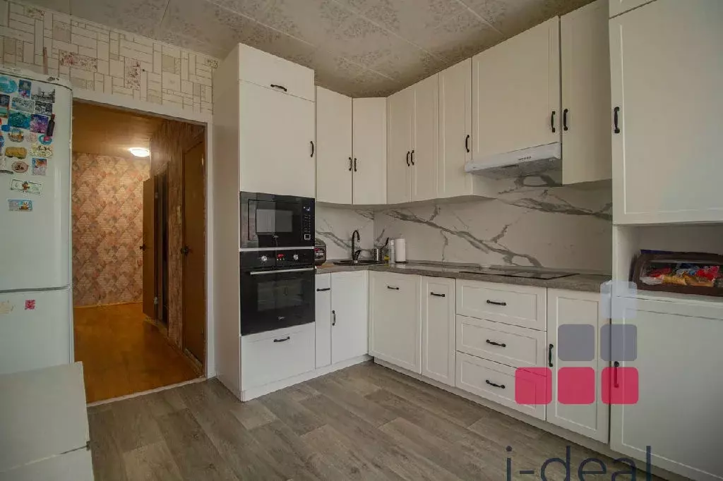 Продается 4-комнатная квартира - Фото 2