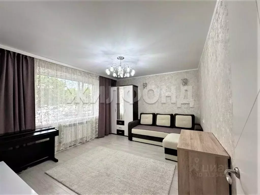 2-к кв. Хакасия, Абакан ул. Тельмана, 94 (40.2 м) - Фото 1
