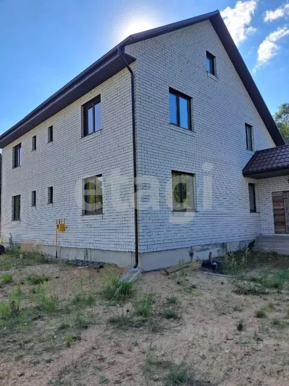 Дом в Брянская область, Унеча Аэродром кп, ул. Республиканская (237 м) - Фото 1