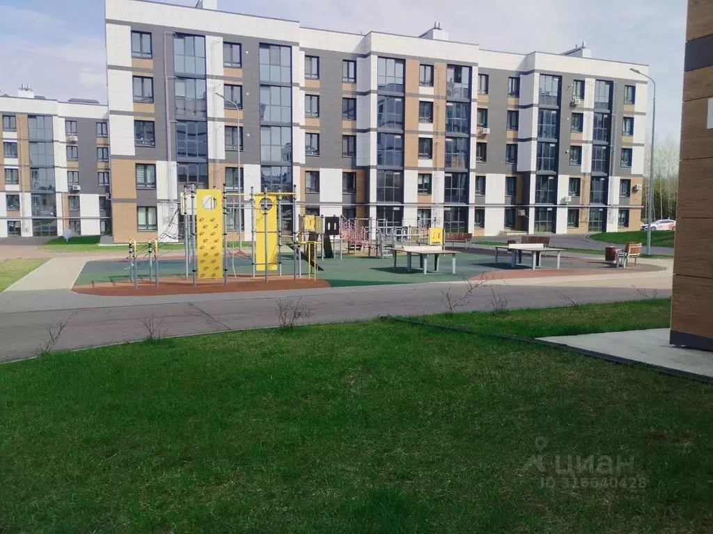1-к кв. Татарстан, с. Высокая Гора ул. Рождественская, 10Б (35.0 м) - Фото 0