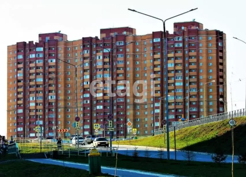 3-комнатная квартира: Красноярск, улица Светлова, 31 (68 м) - Фото 1