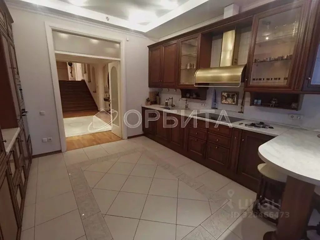 4-к кв. Тюменская область, Тюмень Севастопольская ул., 10к1 (234.0 м) - Фото 2