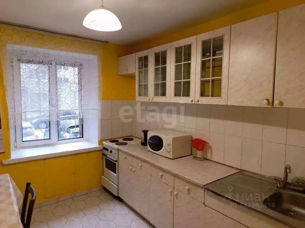 3-к кв. Тюменская область, Тюмень ул. Красина, 8 (68.1 м) - Фото 1