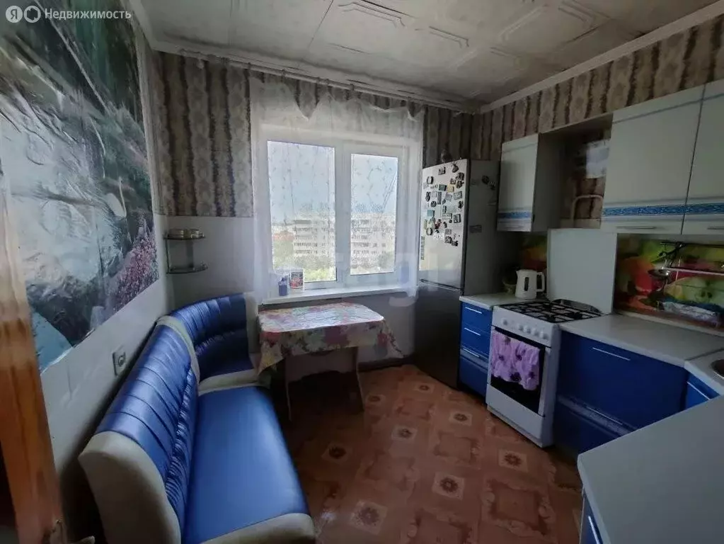 3-комнатная квартира: Омск, улица Дианова, 3 (63 м) - Фото 1