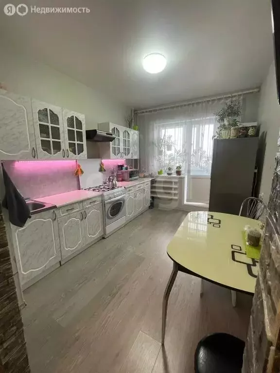 3-комнатная квартира: Усинск, Воркутинская улица, 21 (74.8 м) - Фото 1