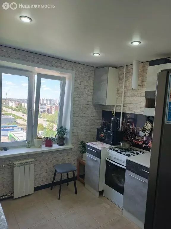 2-комнатная квартира: Каменск-Уральский, улица Суворова, 33 (50.4 м) - Фото 1