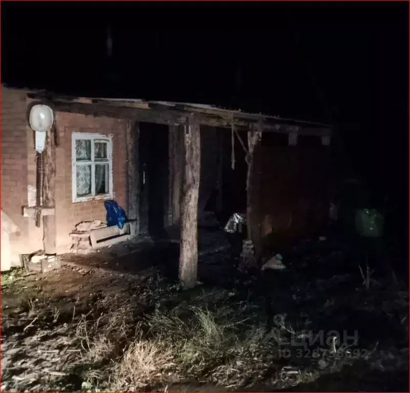 Дом в Оренбургская область, Бугурусланский район, Завьяловский ... - Фото 1