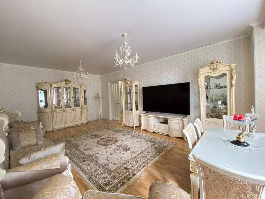 2-к кв. Татарстан, Казань ул. Вишневского, 49б (101.0 м) - Фото 1