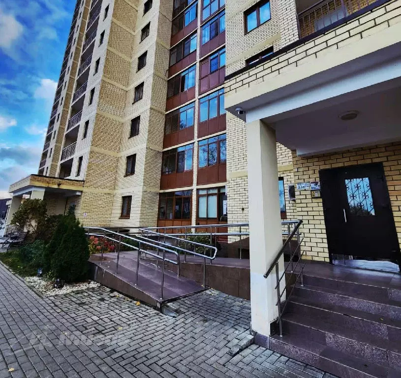 Продается 3-комнатная квартира - Фото 2