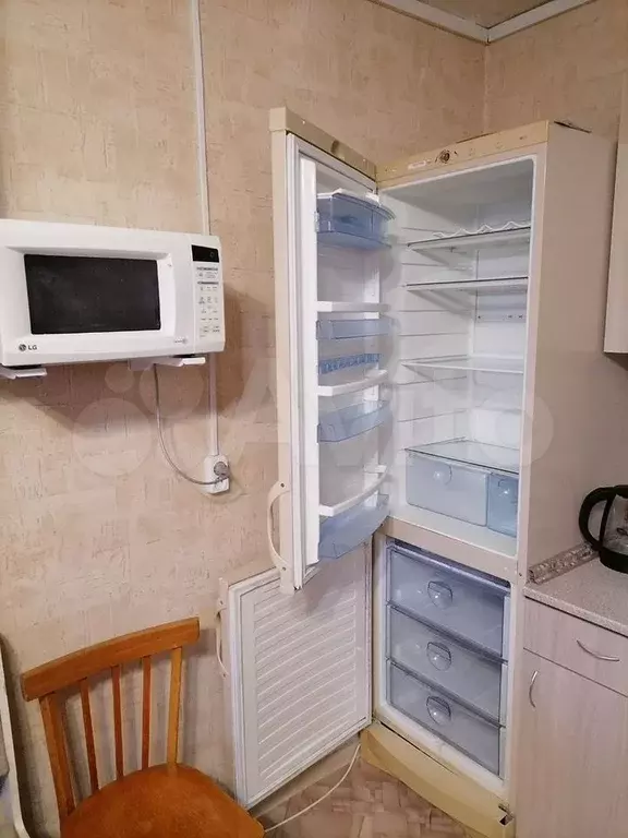 Комната 16,8 м в 8-к., 2/9 эт. - Фото 1