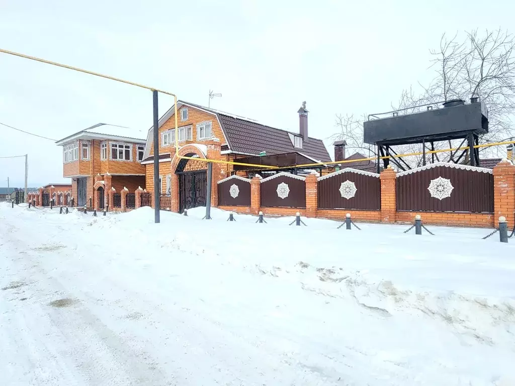 Дом в Татарстан, Зеленодольский район, Большекургузинское с/пос, с. ... - Фото 1
