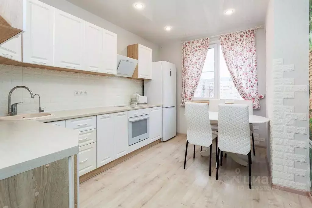 3-к кв. Краснодарский край, Краснодар ул. Венецианская, 12 (75.5 м) - Фото 0