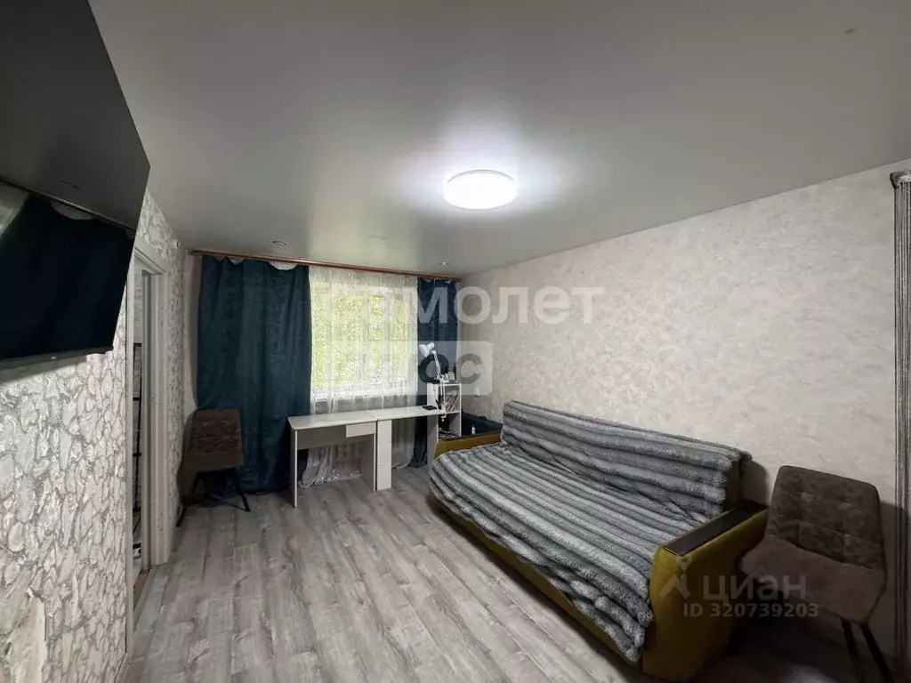 3-к кв. Вологодская область, пос. Майский 4 (54.2 м) - Фото 1