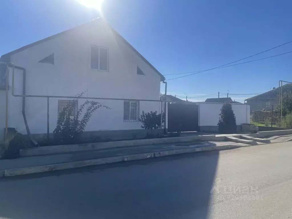 Дом в Крым, Евпатория Исмаил-Бей мкр, ул. Аблямит Аджи, 23 (104 м) - Фото 1