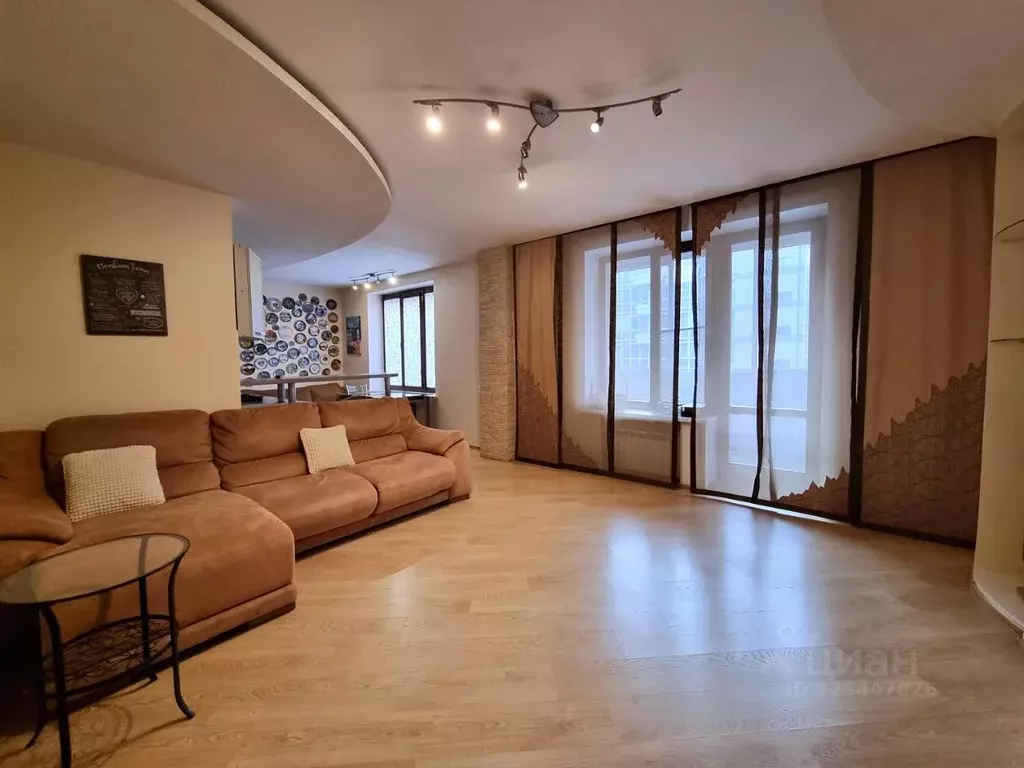 3-к кв. Красноярский край, Красноярск ул. Молокова, 1к2 (112.0 м) - Фото 1