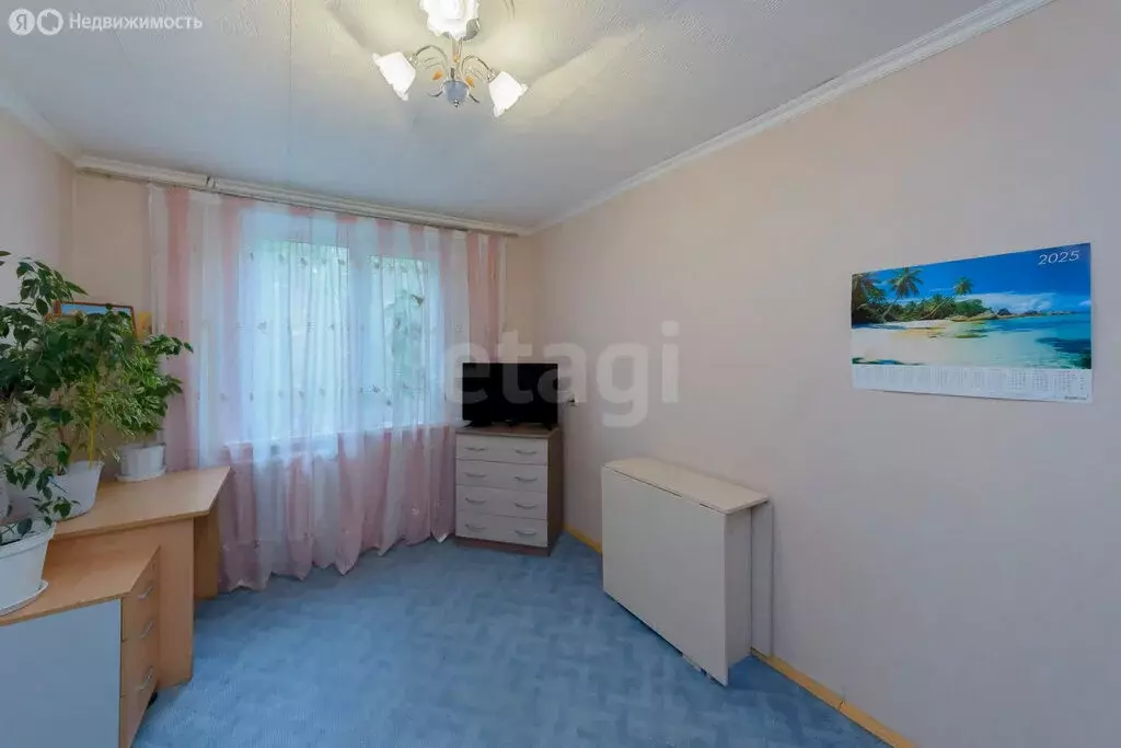 2-комнатная квартира: Тюмень, улица Монтажников, 12 (42.7 м) - Фото 1