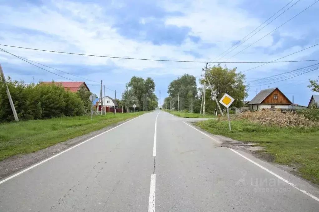 Участок в Тюменская область, Ялуторовский муниципальный округ, с. ... - Фото 1