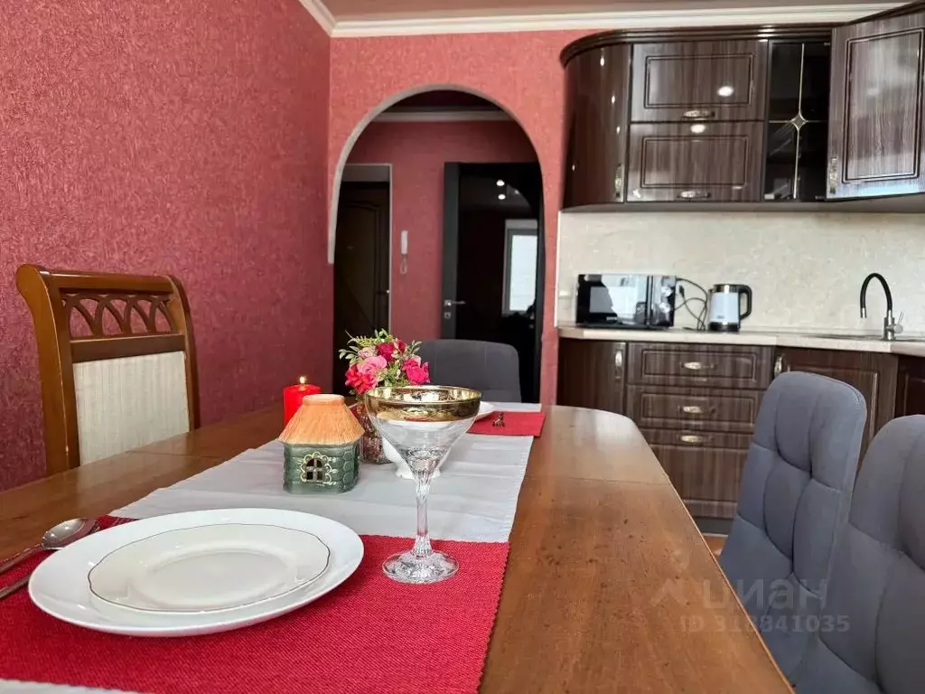 3-к кв. Волгоградская область, Волгоград ул. Маршала Еременко, 42 ... - Фото 1