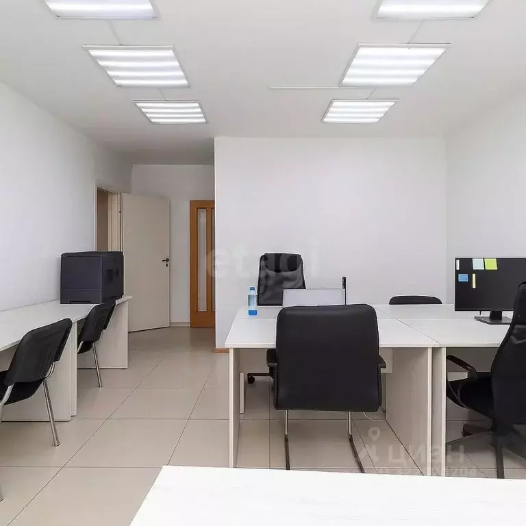 Офис в Красноярский край, Красноярск ул. Молокова, 40 (99 м) - Фото 1