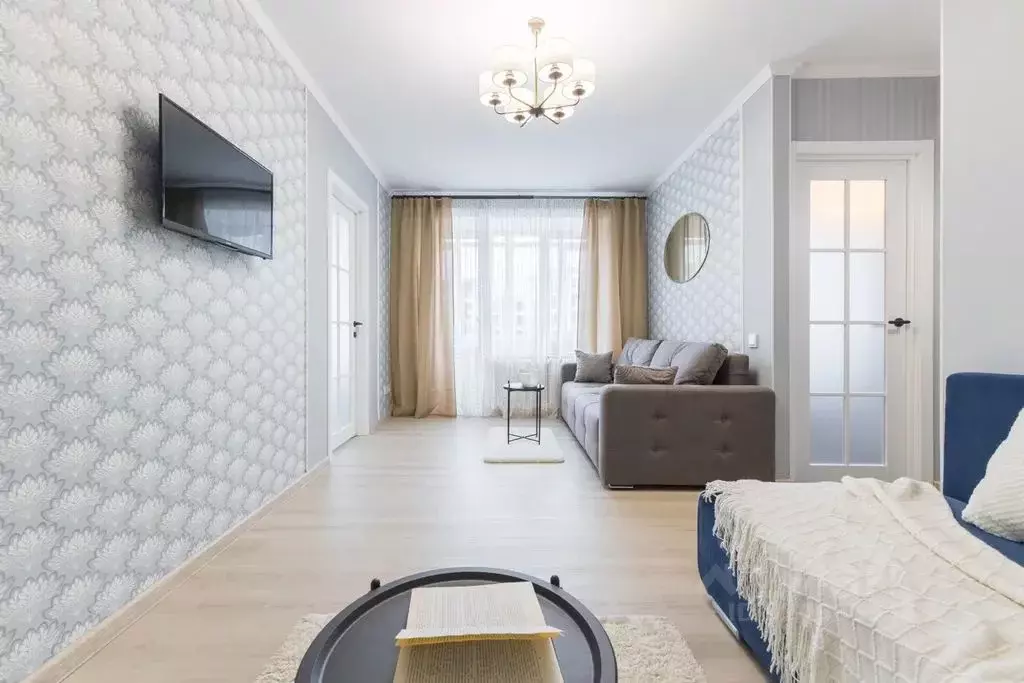 2-к кв. Татарстан, Казань ул. Гаяза Исхаки, 1 (42.0 м) - Фото 1