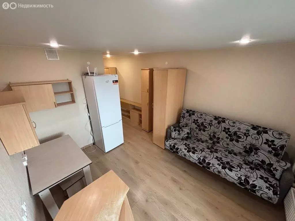 Квартира-студия: Тюмень, улица Тимофея Чаркова, 28 (21 м) - Фото 0