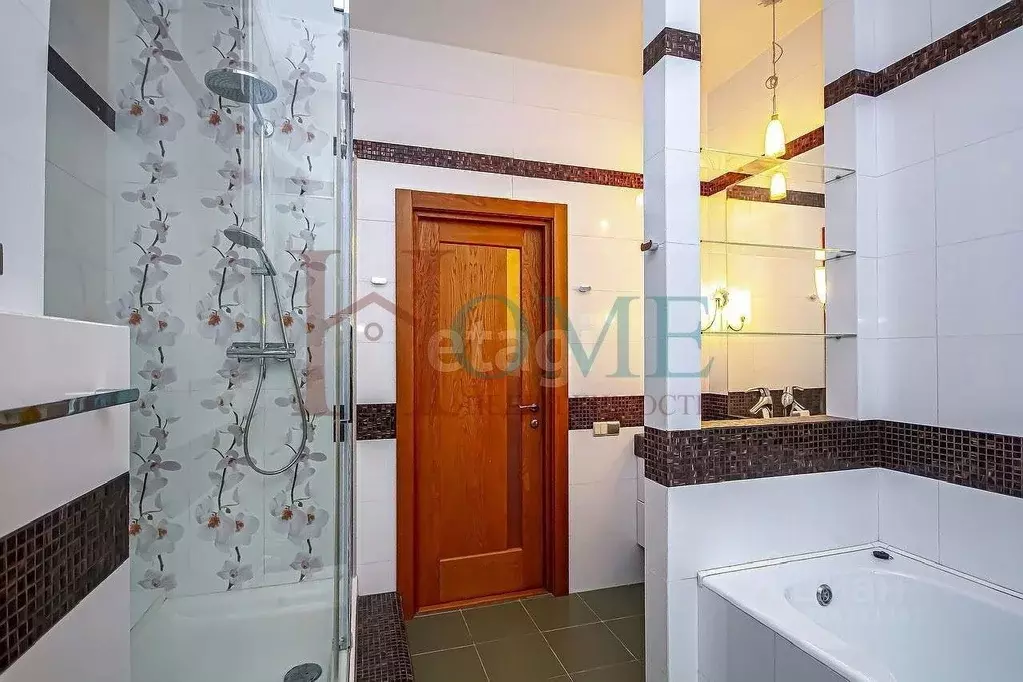 2-к кв. Новосибирская область, Новосибирск ул. Кирова, 25 (83.0 м) - Фото 1