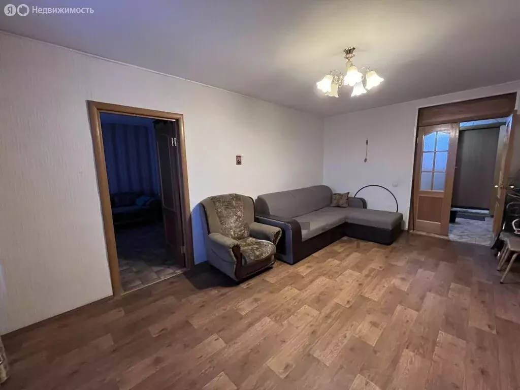 3-комнатная квартира: Челябинск, улица Комарова, 114А (64.1 м) - Фото 2