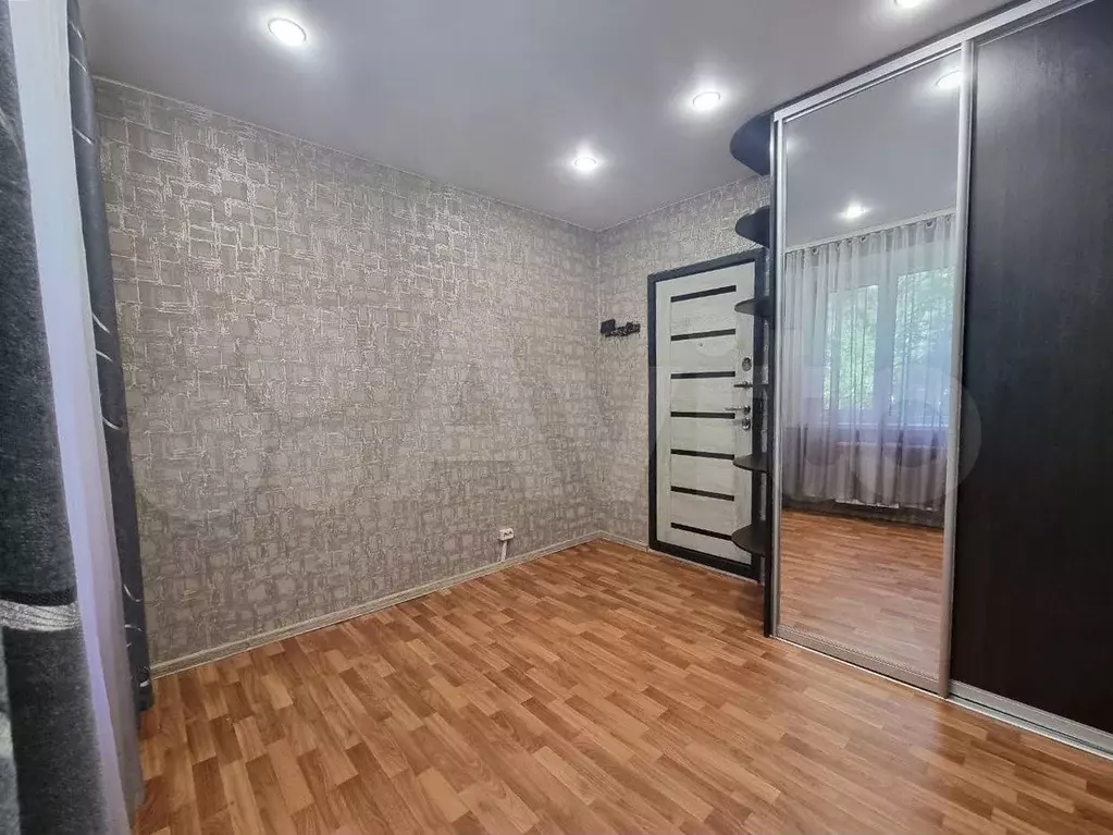 Комната 9,2 м в 3-к., 2/5 эт. - Фото 0