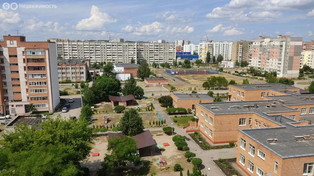 3-комнатная квартира: Пенза, улица Антонова, 11 (61 м) - Фото 1
