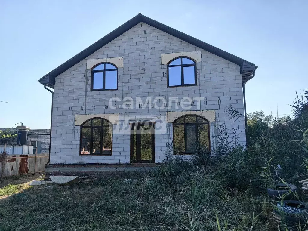 Дом в Калмыкия, Элиста ул. 28-й Армии, 58 (250 м) - Фото 1