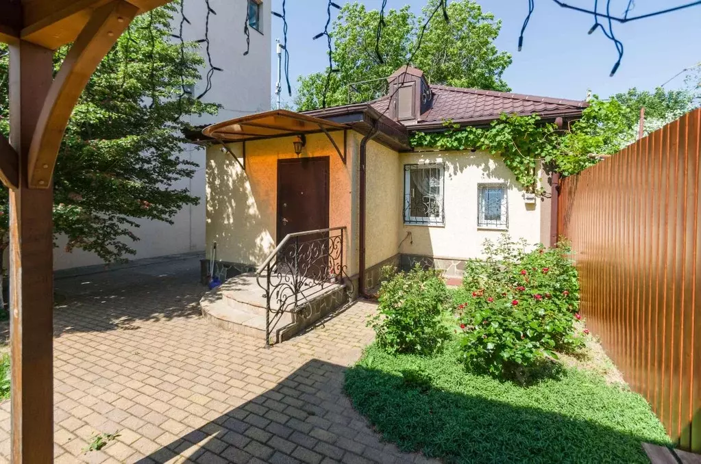 Дом в Ростовская область, Ростов-на-Дону пос. Чкаловский, пер. ... - Фото 0