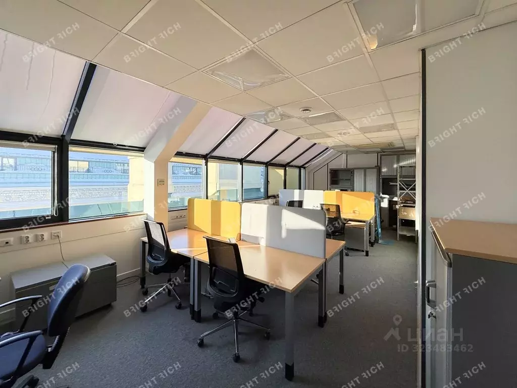 Офис в Санкт-Петербург Малая Морская ул., 23 (244 м) - Фото 1