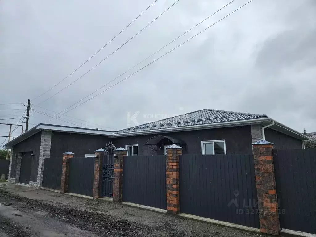 Дом в Челябинская область, Чебаркуль ул. Свердлова (273 м) - Фото 0