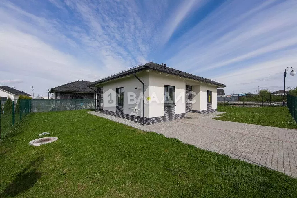 Дом в Калининградская область, Гурьевский муниципальный округ, пос. ... - Фото 1