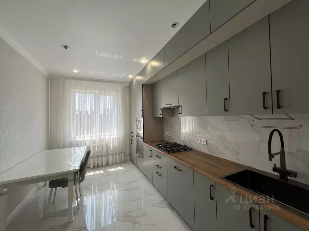 3-к кв. Северная Осетия, Владикавказ ул. Астана Кесаева, 44Г (86.0 м) - Фото 1