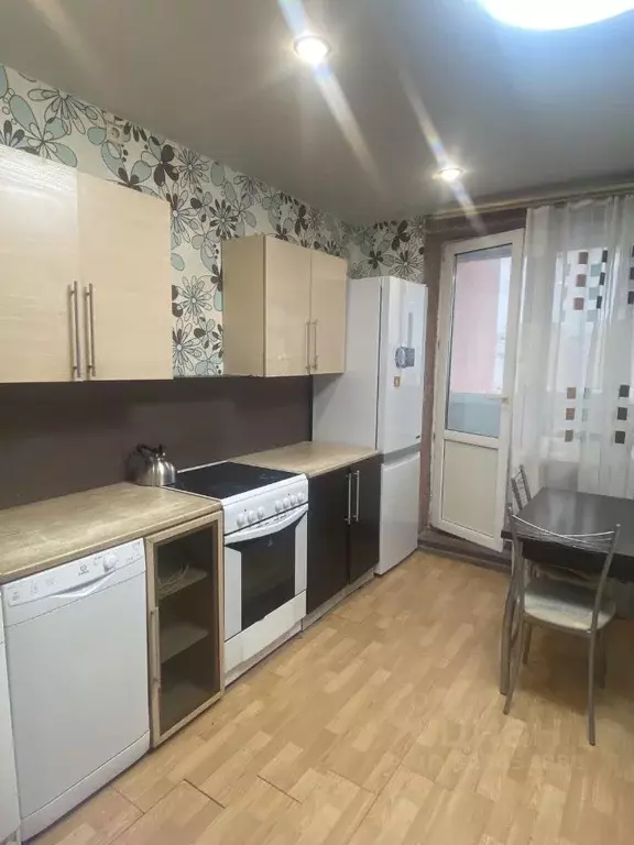 2-к кв. Ярославская область, Ярославль просп. Фрунзе, 37/18 (66.0 м) - Фото 2