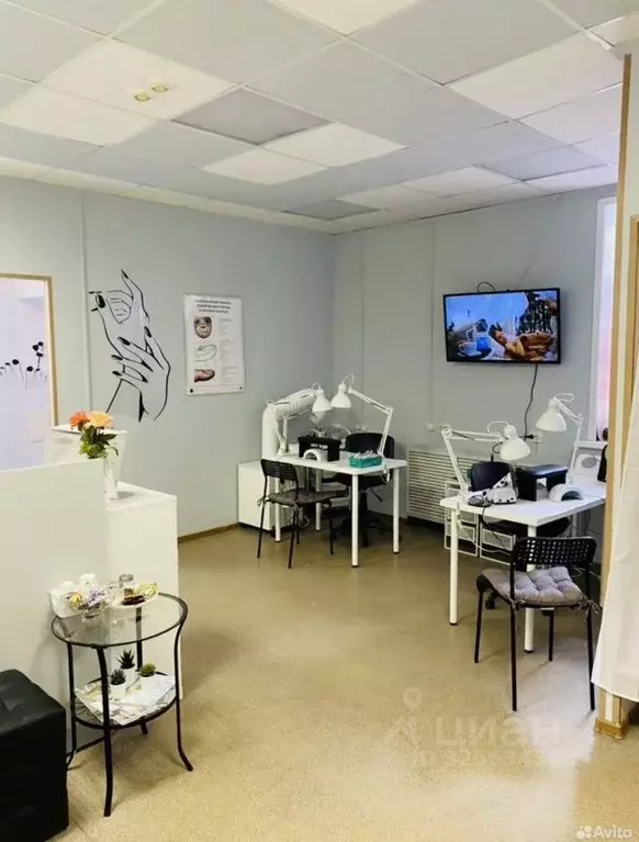 Помещение свободного назначения в Омская область, Омск ул. 10 лет ... - Фото 1