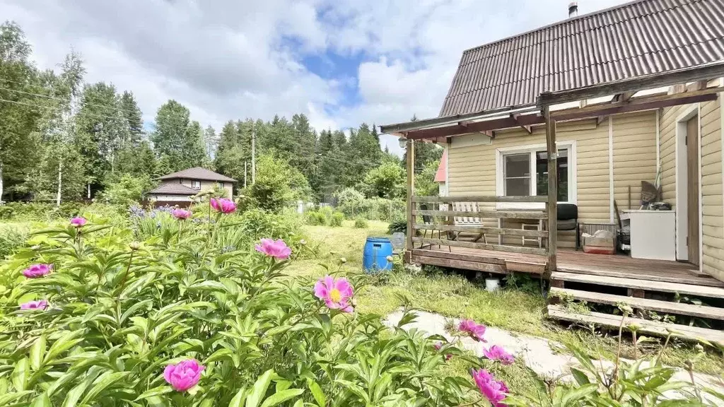 Дом в Ленинградская область, Киришский район, Будогощское городское ... - Фото 1