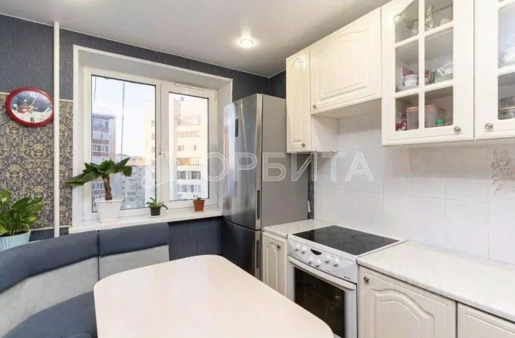 3-к кв. Тюменская область, Тюмень ул. Мельникайте, 135 (66.0 м) - Фото 2