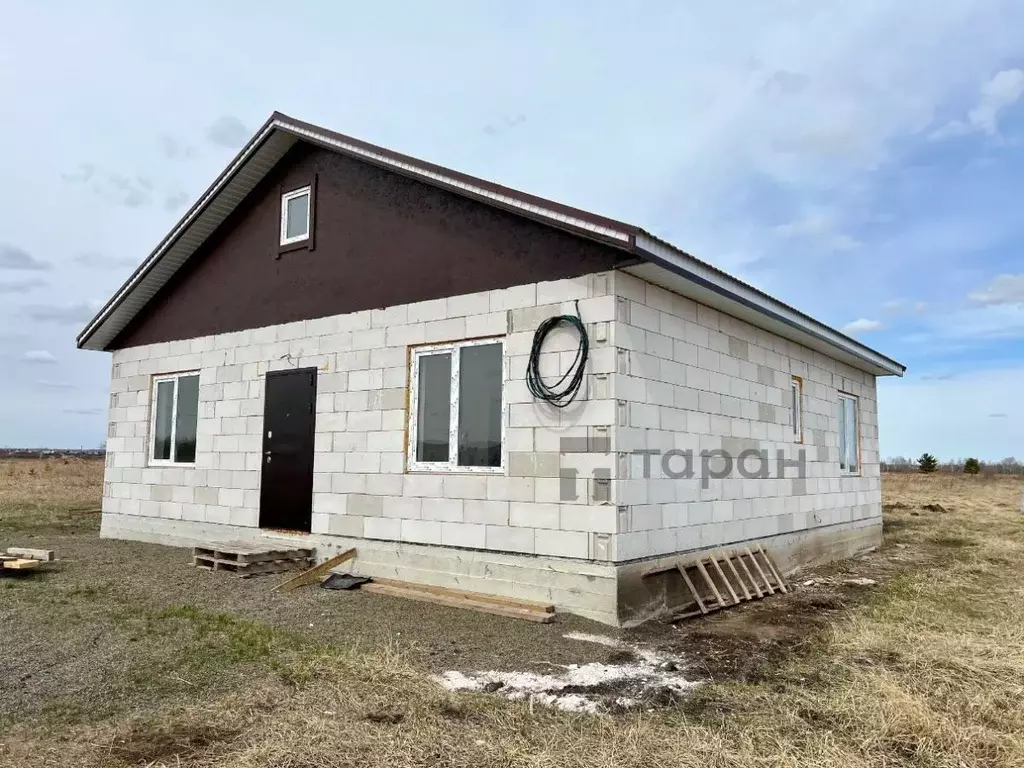 Дом в Челябинская область, Красноармейский муниципальный округ, д. ... - Фото 1