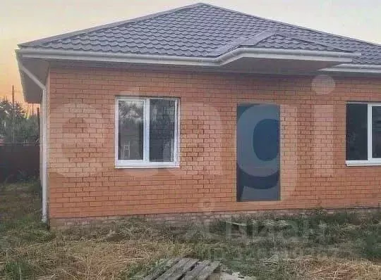 Дом в Саратовская область, Энгельс Тростниковая ул., 32 (95 м) - Фото 1