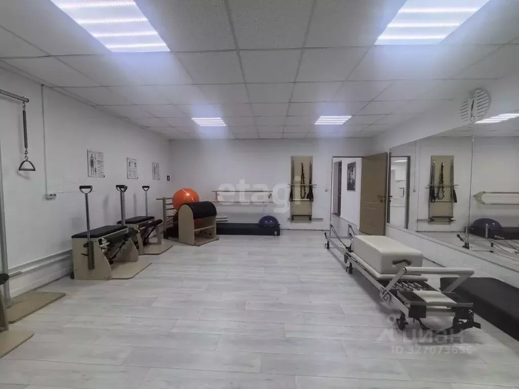 Офис в Камчатский край, Петропавловск-Камчатский ул. Савченко, 24к3 ... - Фото 1