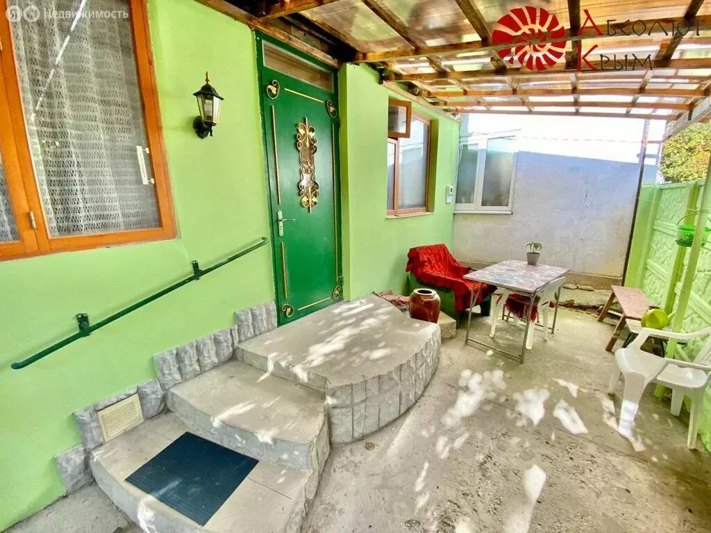 Дом в Феодосия, улица Степаняна, 35 (50 м) - Фото 0