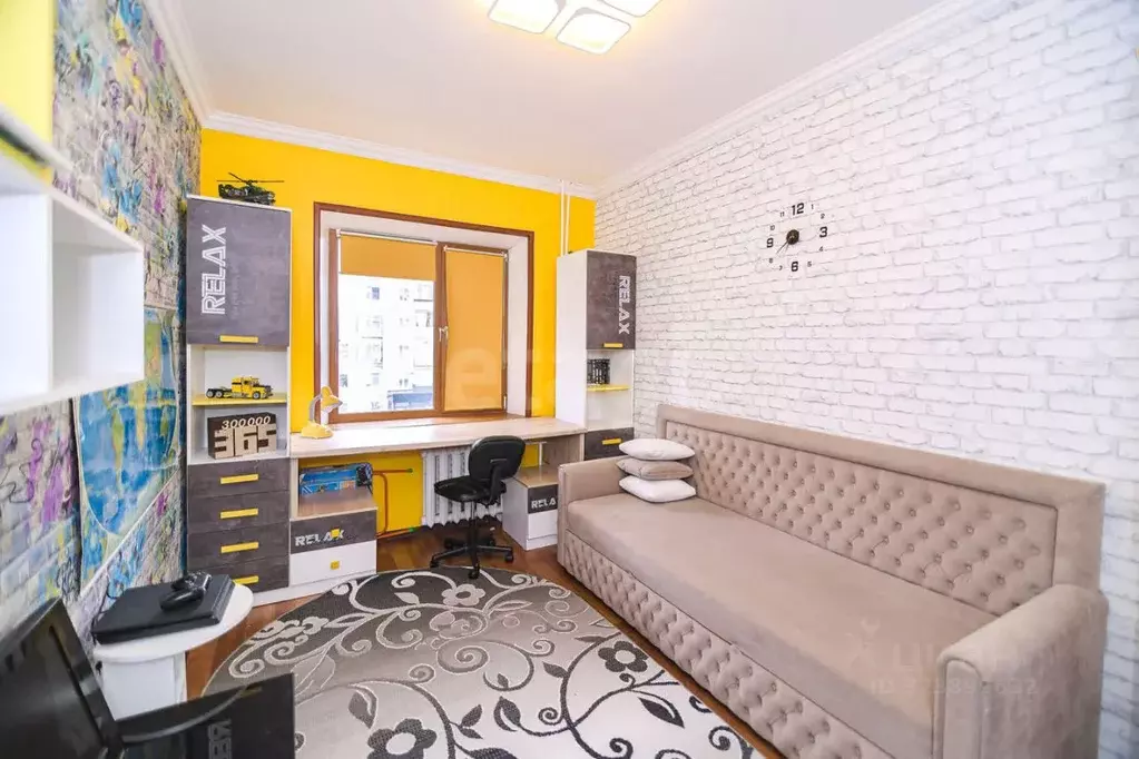 3-к кв. Ханты-Мансийский АО, Сургут Комсомольский просп., 21 (68.1 м) - Фото 1